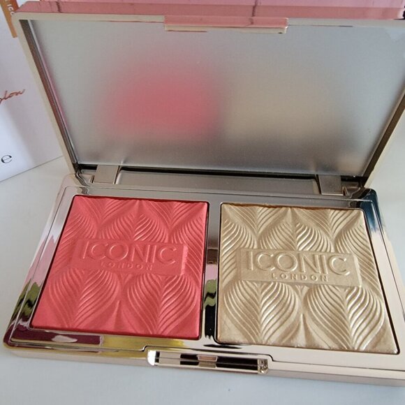 Iconic London Silk Glow Duo/Duo Silk Glow Blush and Highlight Duo Coral Glow - Picture 2 of 12